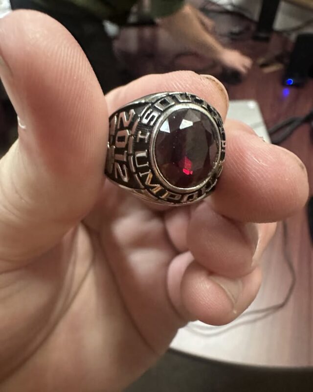 We need our community’s help!  

A gentleman called in to Best Country 103 this morning after finding a class ring, and he’s hoping we can help get it back to its rightful owner.  

The ring appears to be from South Umpqua Class of 2012. The inscription inside reads Anthony Wayne Honey (or possibly Haney).  

If you know Anthony or anyone who might be connected to him, please tag them or share this post so we can reunite the ring with its owner. Let’s see if we can make this happen!  

Thank you for helping out! 🙏