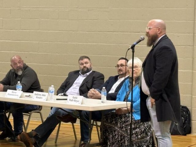 REEDSPORT — The Rotary and Lions clubs of Reedsport hosted candidates for Douglas County Commissioner Thursday night at the Reedsport Community Center. 10 of the 13 candidates, including all three incumbents, made the trip although it was a short drive for one of the candidates. 

Each speaker gave a preamble on their candidacy, followed by an answer to a common question posed by Forrest Hill of Reedsport Rotarian Forrest Hill: what they believe to be the most important issue facing Douglas County. 

For More Information Please Visit www.nrtoday.com