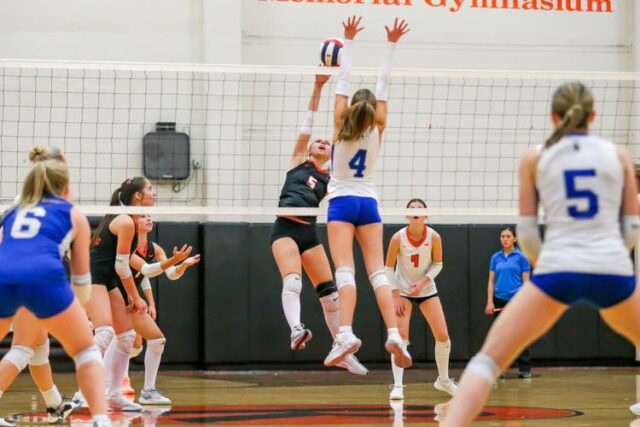 Roseburg High School volleyball team blocked their way to a three-set win over Grants Pass in a Southern Oregon Conference Hybrid match Tuesday in Roseburg.

"I feel very comfortable with our team right now," Roseburg senior Kaitlynn Younce said. "I have very high hopes for the rest of the season, I honestly expect wins all around."

Set scores were 25-16, 25-12, 25-23, as Grants Pass showed more strength each set but was ultimately unable to capitalize on their efforts. In the third set, each team battled point by point. At 24-23, an short volley ended in Roseburg's favor as Blair Smith smacked the ball right over the net and onto the floor in between Cavemen for the clean sweep.

For More Information Please Visit www.nrtoday.com