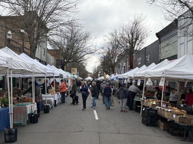 The Umpqua Valley Farmers Market is not taking the holiday weekend off, and neither is downtown Roseburg. It’s all open for business this weekend, rain or shine, in recognition of Small Business Saturday, also referred to as “Shop-Small Saturday.”

The market is held from 9 a.m. to 1 p.m. every Saturday in downtown Roseburg, and Small Business Saturday occurs every year and nationwide on the Saturday after Thanksgiving. Last year, the market teamed up to host pop-up businesses inside brick-and-mortar shops.

According to Umpqua Valley Farmers Market Manager Jaime Gleixner, the market is sweetening the pot this weekend. Shoppers are eligible for a raffle simply by stopping in to the Information Booth and entering. The prize is a farmers market tote bag full of merchandise from local businesses and vendors and valued at over $150.

The market’s informational booth is the big, turquoise tent in the middle of the market; it’s also where market gift certificates are available for purchase.

Otherwise, the farmers market will be at least as full and active as every Saturday. Shops and boutiques ring the booths, with everything from high-end clothing to jewelry and gifts. Restaurants also bring the food trucks, and all will be open Saturday morning to afternoon.

For More Information Please Visit www.nrtoday.com