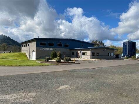 WINSTON — A drinking water warning is in effect for the next 24 hours in Winston following a loss of water pressure in the distribution system Monday. A notice from the Winston Dillard Water District states potentially harmful bacteria could be present in the water supply, which could make residents sick — particularly those with weakened immune systems.

According to the notice, the entire Winston Dillard Water District system is affected. This is the only local system affected.

Residents are warned not to drink water without boiling it first. The notice advises customers to bring water to a rolling boil for a full minute, allow the water to cool before using and store the cool water in a clean container with a cover. This water should be used for drinking, brushing teeth, washing fruits and vegetables, preparing food and baby formula, making ice of cleaning food contact surfaces.

For More Information please visit www.nrtoday.com