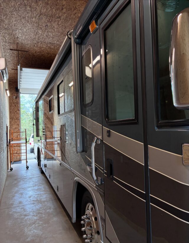 Most vehicles make the trip to the shop. This time, the shop made the trip to the vehicle. 🚐
Some jobs are just better with 2 people. This RV was one of them. Teamed up with Lindsay @electricroseautosalon for this mobile detail to get this RV looking its best.

It was already in great shape, so it received a thorough wash followed by a 6 to 12 month sealant to help keep it protected, easier to maintain, and looking its best for the miles ahead.

Big thanks to Lindsay for the extra set of hands and for keeping the day entertaining!