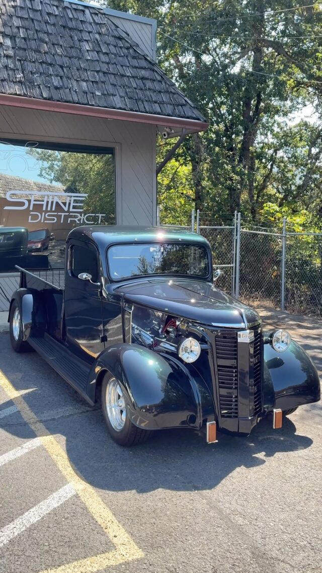 This ‘38 GMC came in ready for some attention. Corrected for clarity, coated for the long run. Classic presence, modern protection.

Corrected and Protected 💎 

🏁 Protected with @f1nishcoatings Rally Pro

📱 Call or Text: (541) 530-4644

From Correction to Protection.

#ceramiccoating #classictruck #paintcorrection #detailing #gmc